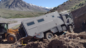 Dos posibilidades por el «complicadísimo» operativo del motorhome en Neuquén: ¿Deberán pagar los turistas belgas?