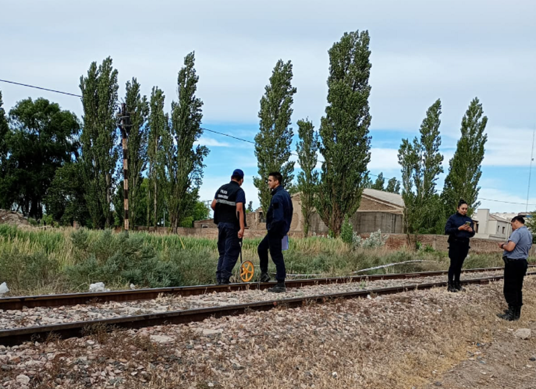 Encuentran a una persona muerta en Allen. Foto: gentileza