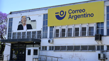 Imagen de Otra imagen de Néstor Kirchner retirada por el Gobierno: taparon un mural en una sede del Correo Argentino