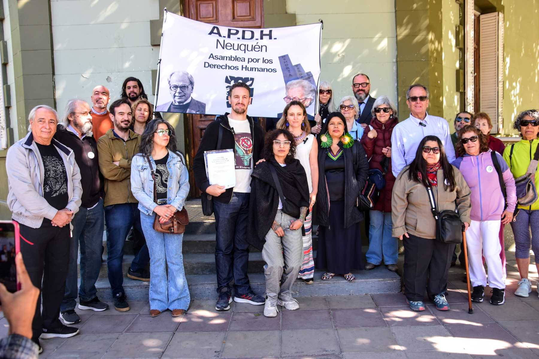 Integrantes de la organización "Tribunal Internacional de la Naturaleza". Foto: Cecilia Maletti.