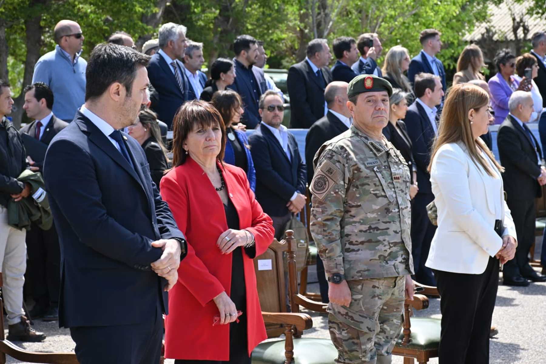 Patricia Bullrich junto a Luis Petri presentaron el escuadrón contradisturbios para Vaca Muerta. Foto: Florencia Salto.