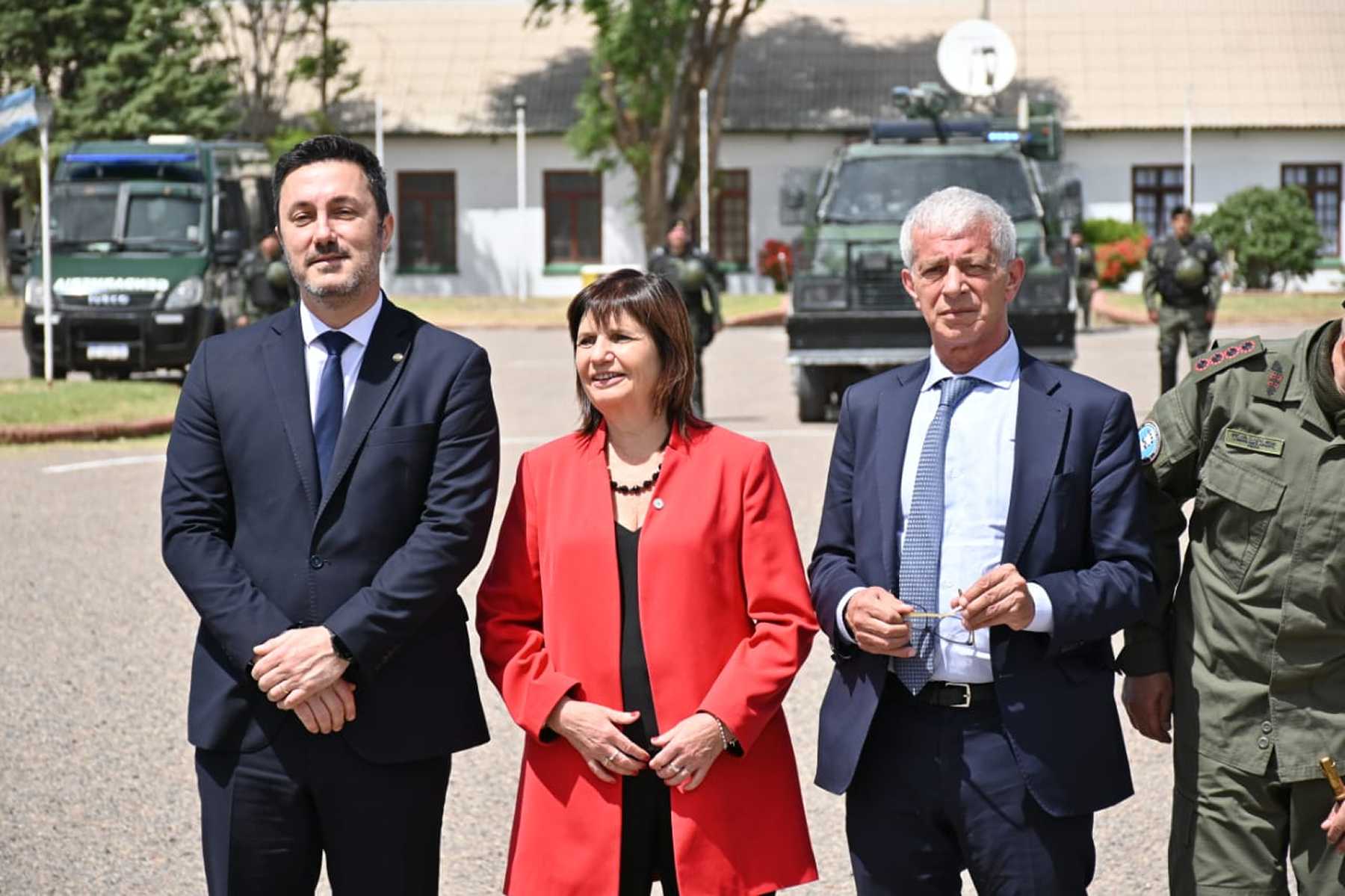 Luis Petri, Patricia Bullrich y Mariano Cúneo Libarona en Neuquén. Foto: Florencia Salto.