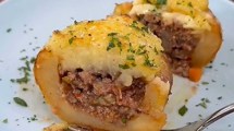 Imagen de El mal de amores se pasa con unas ricas papas rellenas con boloñesa gratinada