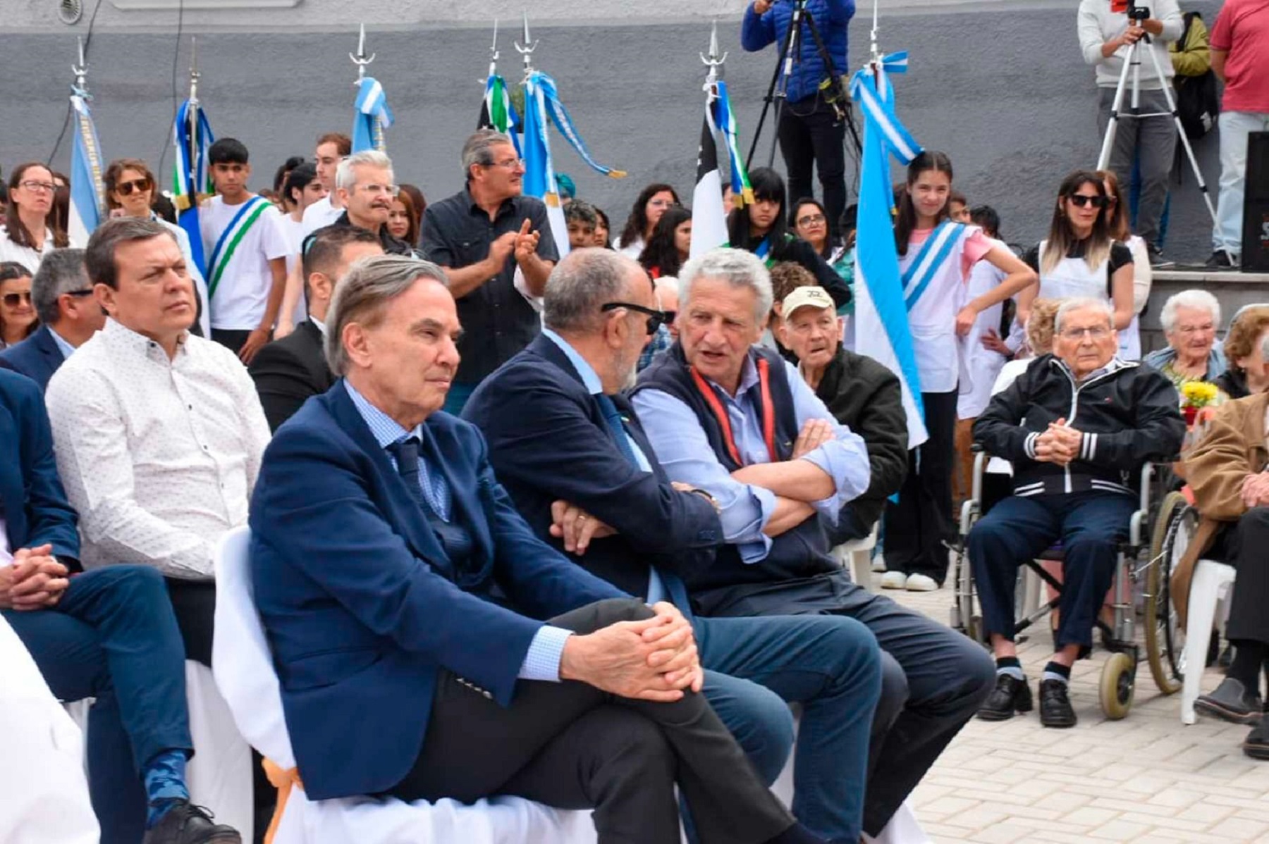 Pichetto participó en el acto central por el centenario de Villa Regina. Foto: Juan Thomes.