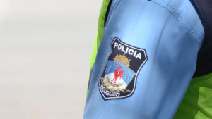 Echaron a una policía de Neuquén que compró bienes con la tarjeta de su compañera de trabajo