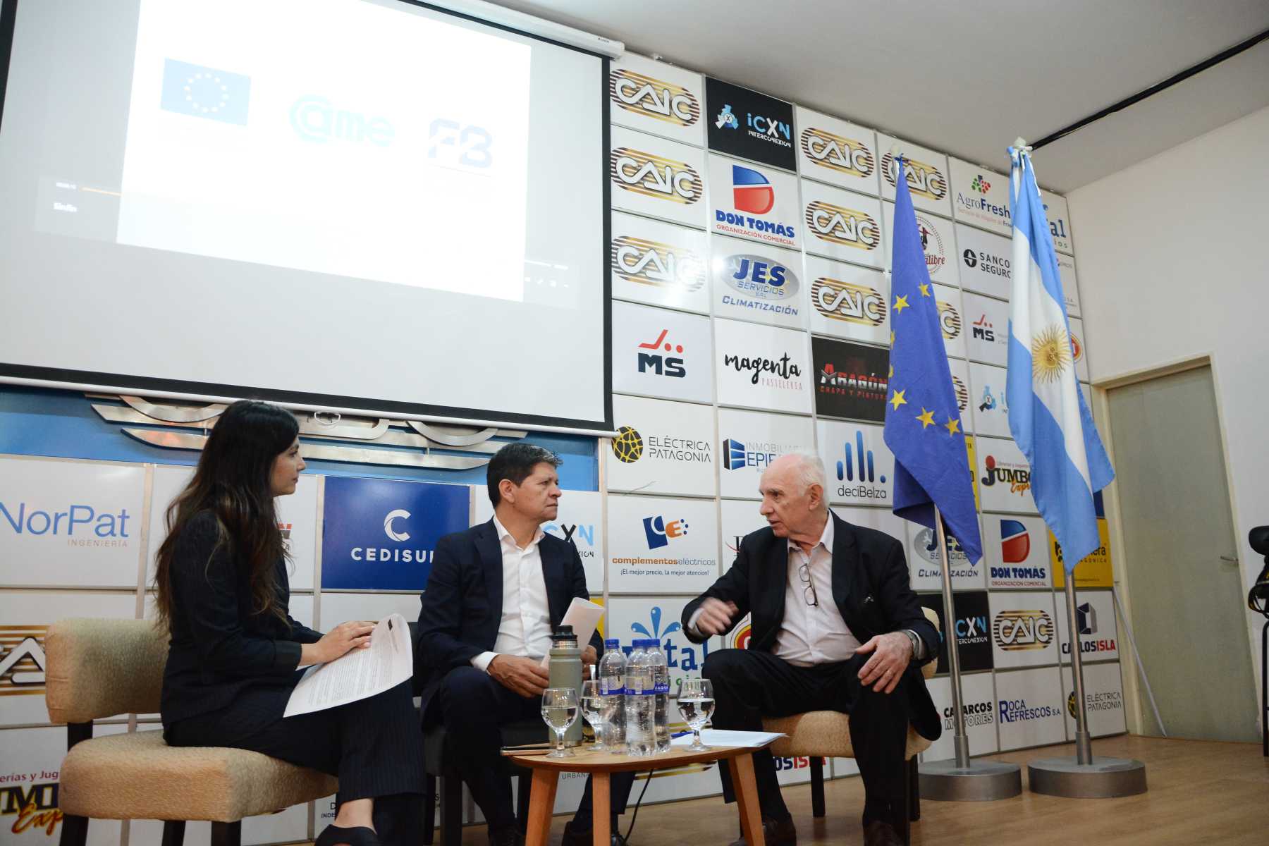 El presidente de la CAME presidió el encuentro en Roca. Crédito Alejandro Carnevale