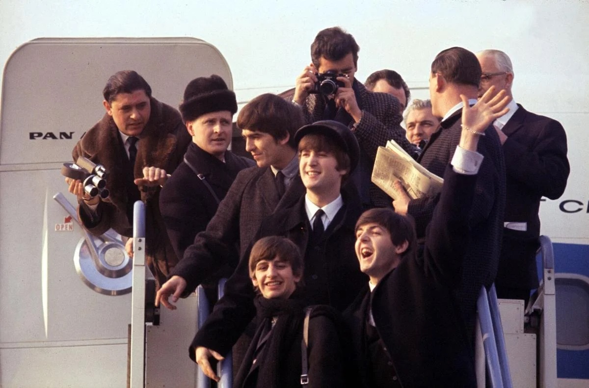 Los Beatles en el aeropuerto JFK de Nueva York, el siete de febrero de 1964.