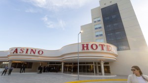 Inauguran nuevo Casino del Rio en Viedma con hotel cinco estrellas