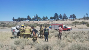 Vuelco sobre Ruta 40 en Chos Malal: una mujer en grave estado y un menor dado de alta