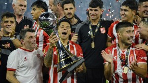 La emotiva despedida de Estudiantes a Enzo Pérez que encamina su vuelta a River