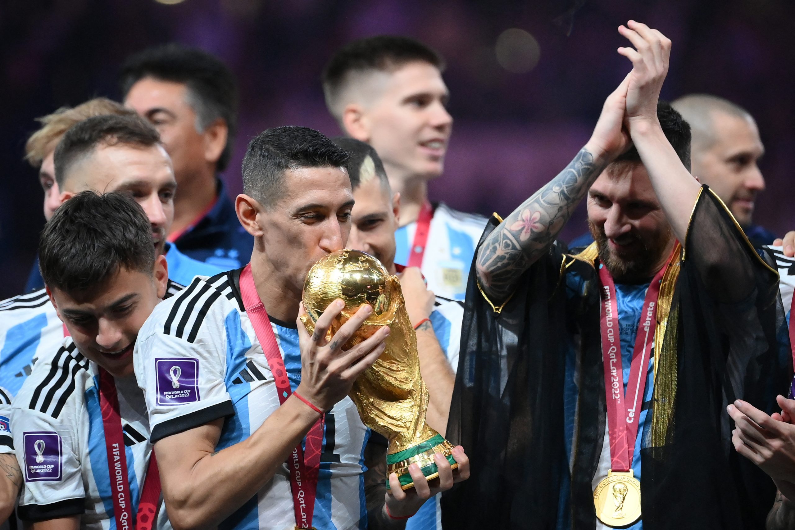 Di María contó que tiene la Copa del Mundo en el living de su casa para mirarla todos los días.