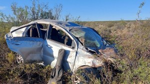 Vuelco en la Ruta 17 de Neuquén, cerca de Picún Leufú: hay una persona gravemente herida