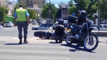 Imagen de Fuerte choque tras una persecución sobre la Ruta 22 en Neuquén: un policía resultó herido