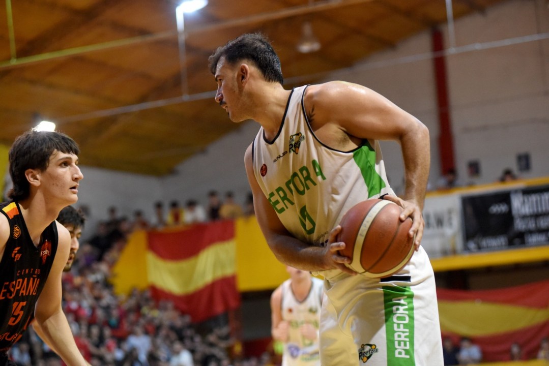 Pérfora becomes pre-federal basketball champion after defeating Centro Español at El Templo de Plottier