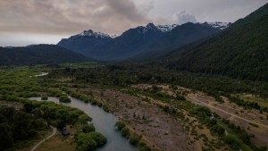 En 10 fotos, así se ven los incendios del parque Nahuel Huapi que llenan de humo Bariloche y la Ruta 40