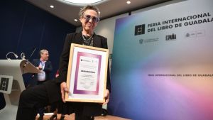 Gabriela Cabezón Cámara recibió el Premio de Literatura Sor Juana Inés de la Cruz