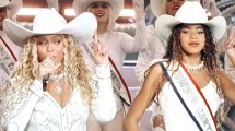 Imagen de Beyoncé cantó junto a su hija Blue Ivy en el entretiempo de la NFL