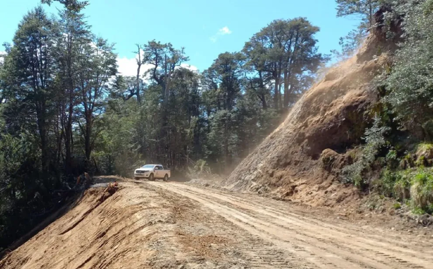 Desde este lunes quedó habilitada la Ruta 62 en Neuquén, clave para el paso Carirriñe. (Neuquén Informa).