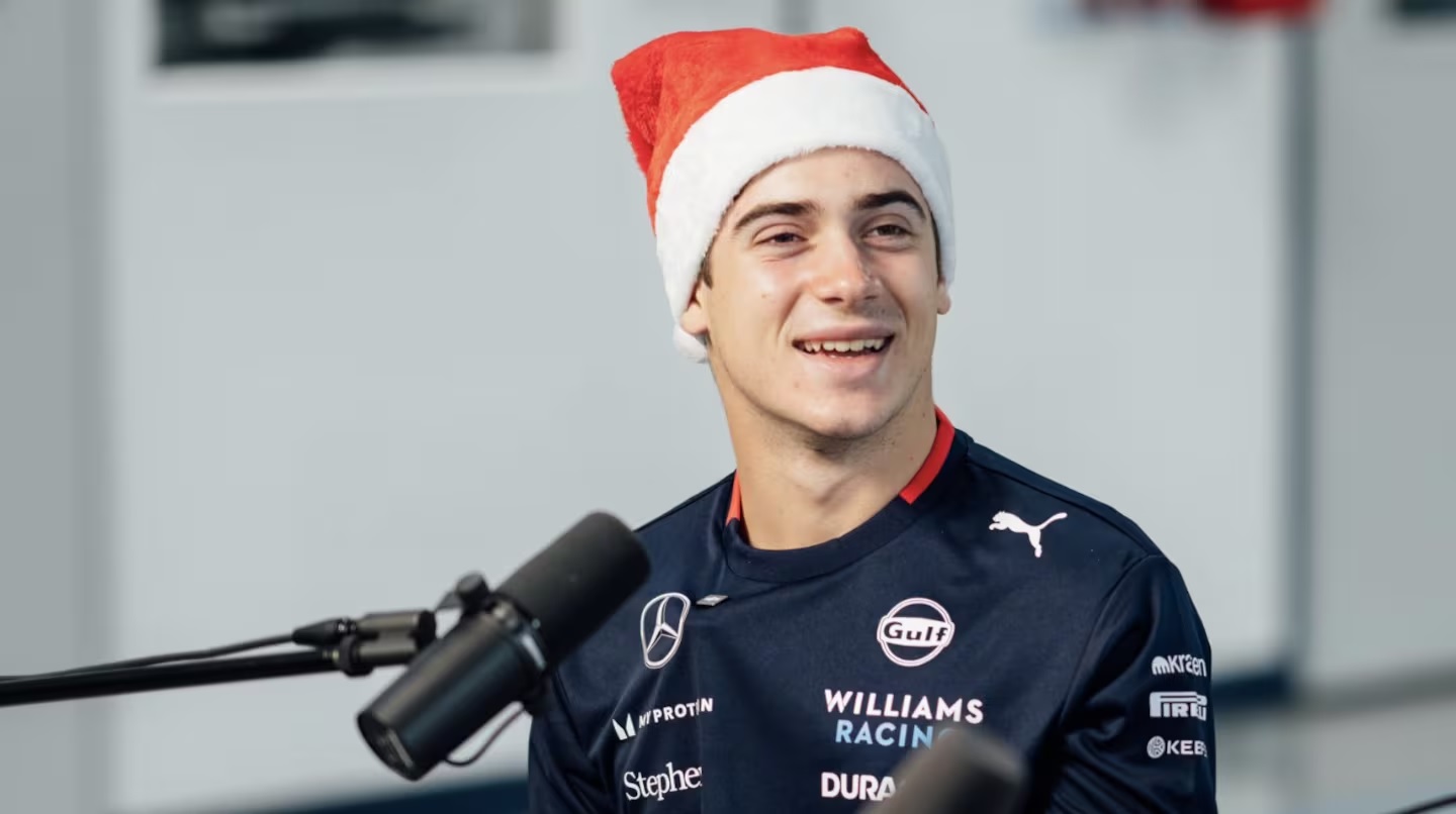 Franco Colapinto le contó a los fanáticos de Williams cómo se vive la Navidad en Argentina.