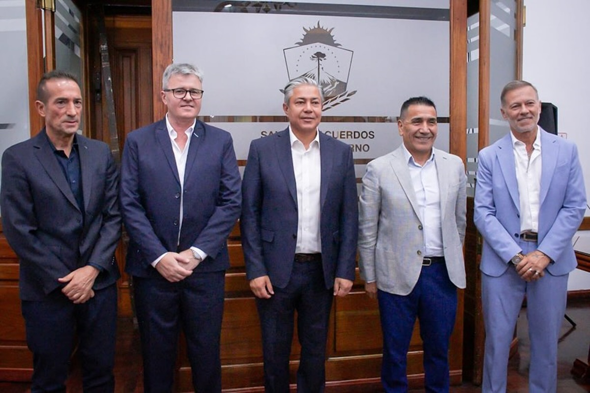 La firma se hizo hoy en Casa de Gobierno (Fotos Gentileza)