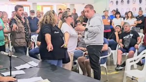 Otro tiro en el pie del PJ en Chubut: Congreso, escándalo y cachetazos