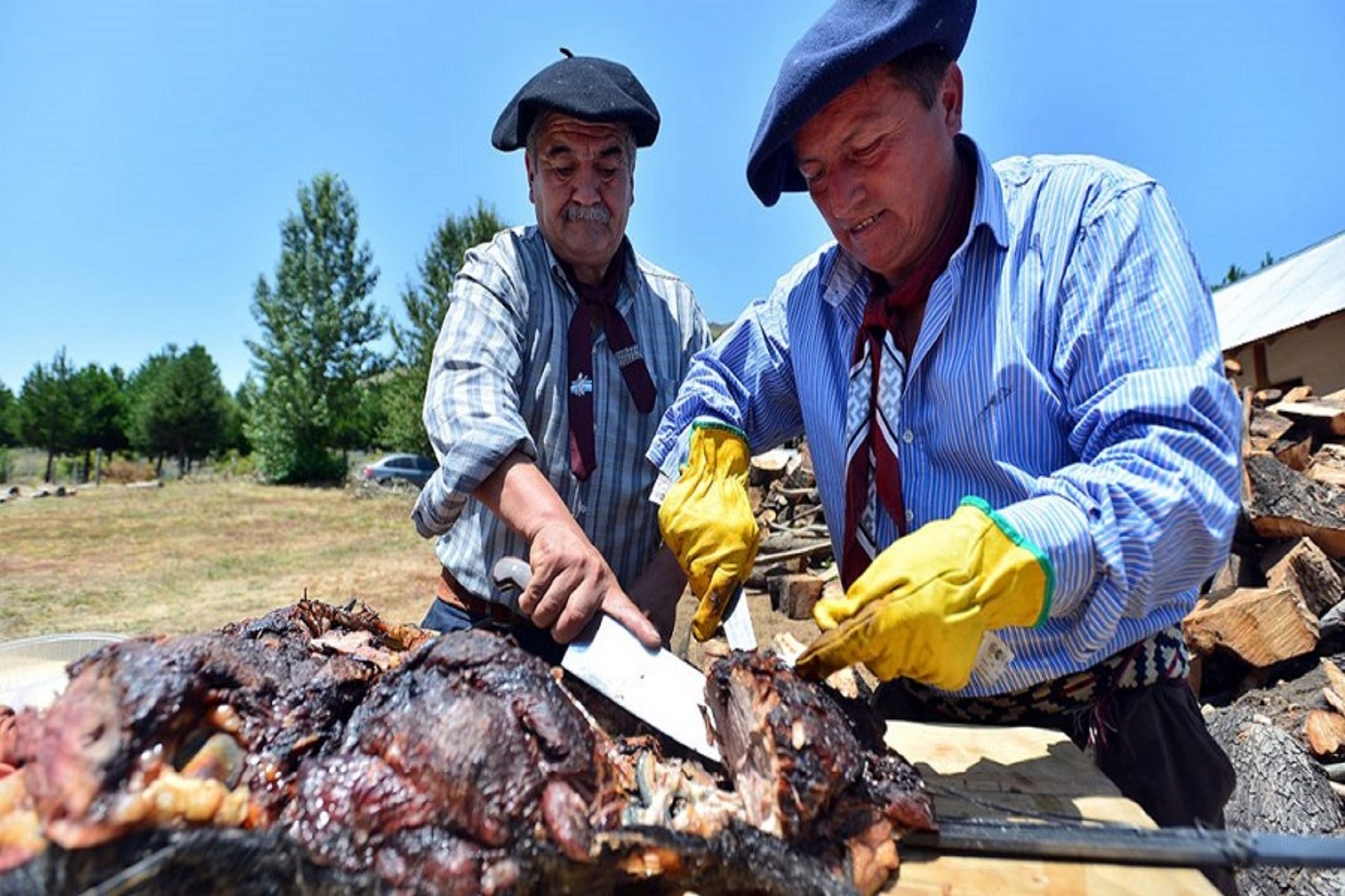 Fiesta del Asado con Cuero en Aluminé. Foto: archivo.