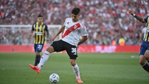 Con las vueltas de Pezzella y Acuña, River empata con Rosario Central