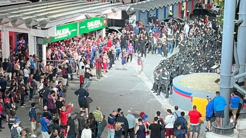 Los hinchas provocaron destrozos tras la derrota de San Lorenzo ante Tigre.