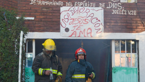 Incendio en una iglesia evangélica y la casa de un pastor en Bariloche: las pérdidas son totales