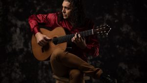 Jorge Palacios presenta su libro de música «Alma de guitarra» en el MNBA Neuquén