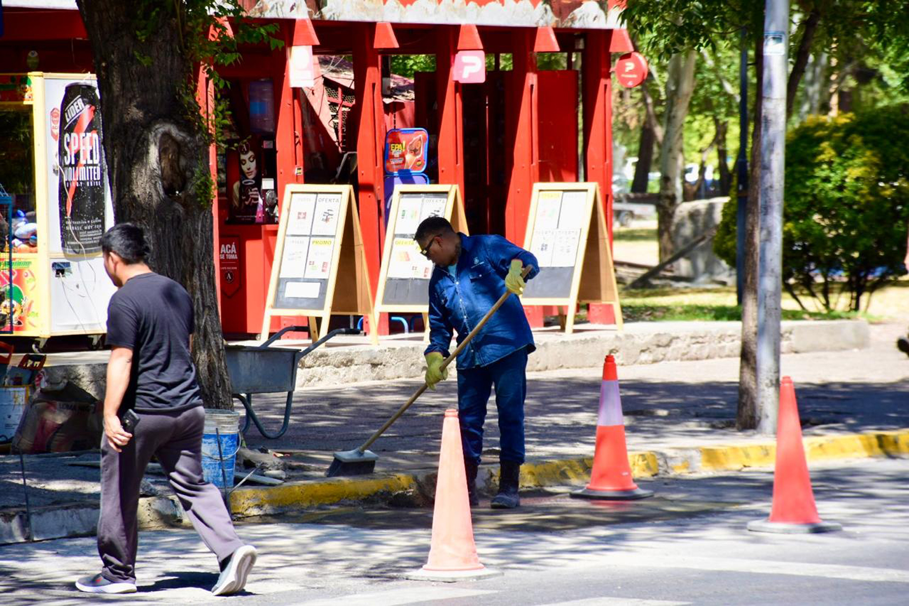 La municipalidad de Neuquén sacó planes de pagos para morosos, con descuentos y cuotas, sin condonacion de intereses (foto Matias Subat)