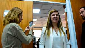 Por redes, Gloria Ruiz le pide Figueroa que explique los motivos de una contratación directa