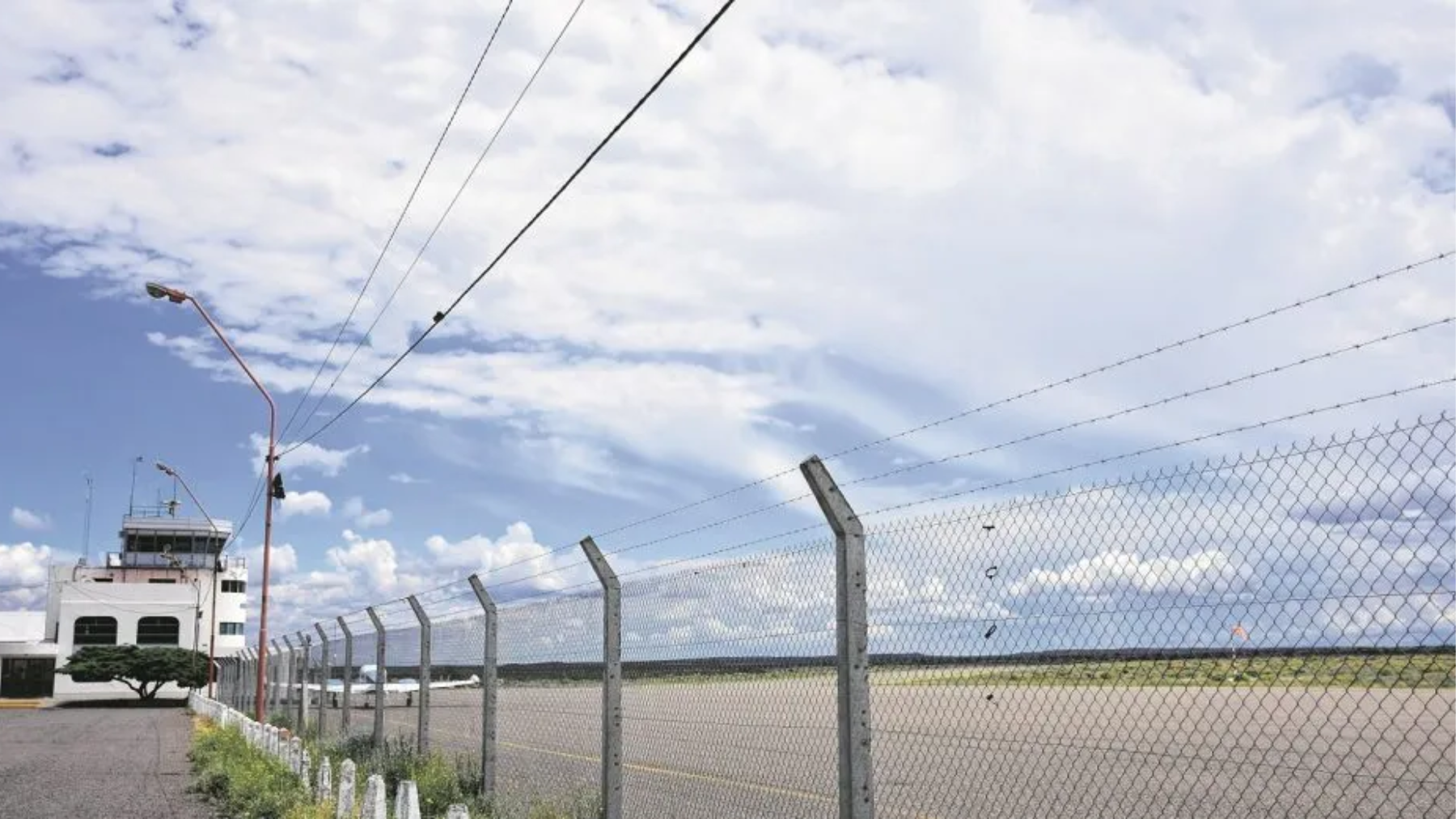  Roca: dos hombres detenidos por robo de alambrado perimetral del aeropuerto.