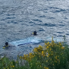 Imagen de Chocó en la Ruta 40 y cayó al lago Nahuel Huapi: salió ileso y así quedó su camioneta bajo el agua