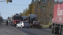 Imagen de Ruta 22: un trabajador golondrina se cayó de un colectivo en movimiento y su estado es «crítico»