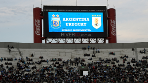 Soñaba con ver a Messi en la cancha de River y quedó varado en Roca: la Justicia falló a su favor