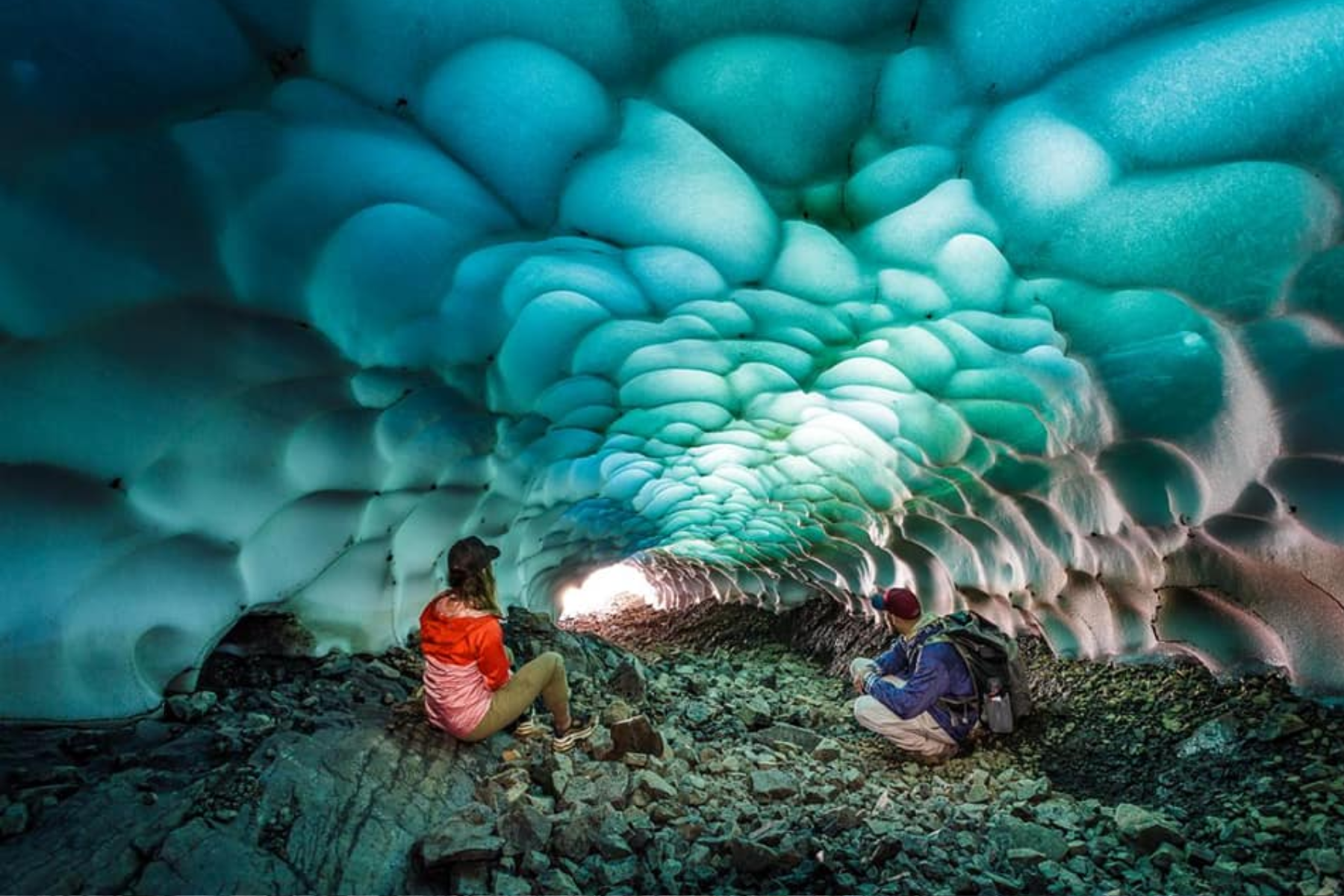 Los Túneles de Hielo en Chubut están la ladera occidental del Cerro La Torta, en el límite del Parque Nacional Los Alerces. Foto Turismo Esquel  Claudio Abella. 