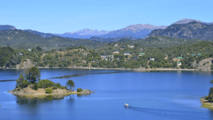 El paraíso de Neuquén en el que también van a cobrar por cargar combustible 