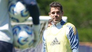 La formación que prepara Gago en Boca para visitar a Newell´s: varios cambios y seguiría el doble 9