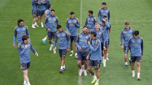 Los cambios obligados que preparó Gago en Boca para visitar a Newell´s en Rosario