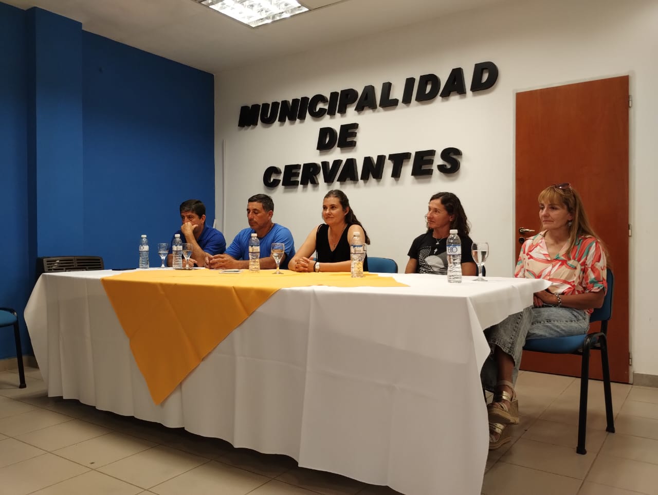 El municipio de Cervantes convocó a una conferencia de prensa para dar a conocer detalles del Triatlón 2025.