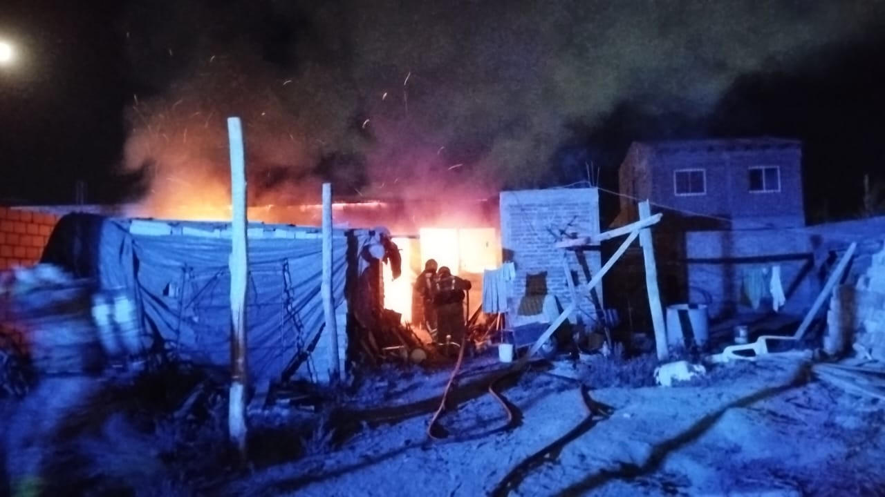 Vecinos incendiaron la casa de un hombre denunciado por abuso sexual. Foto: gentileza.