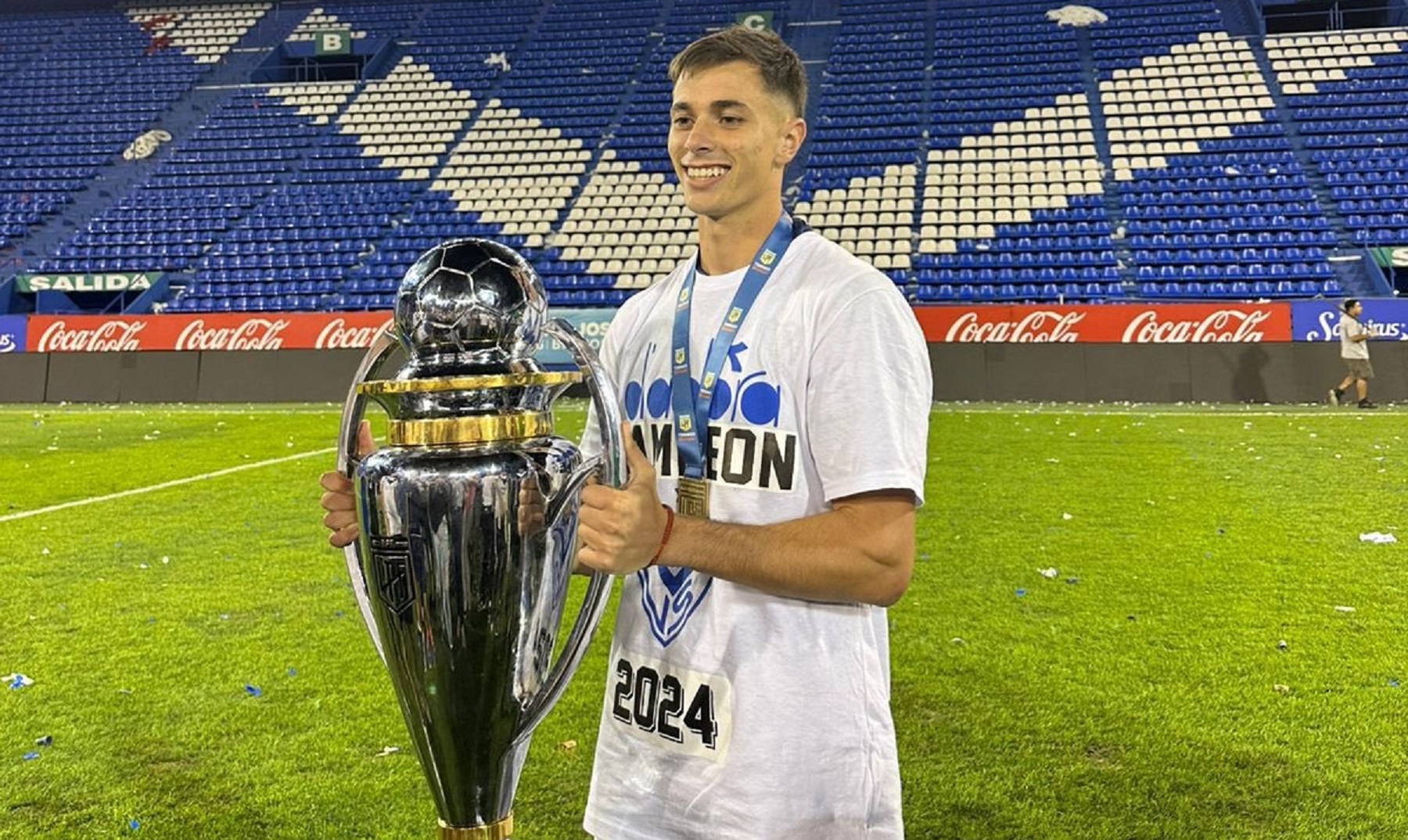 Valentín Gómez, el joven zaguero campeón con Vélez jugará en el fútbol brasileño.