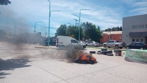 Tensión con trabajadores municipales en Catriel: «Soy peronista, pero laburante», dijo Salzotto