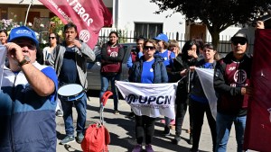 ATE y UPCN reclamaron juntos por la renovación de contratos de los porteros de Bariloche