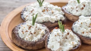 Cómo hacer champiñones rellenos en un par de minutos