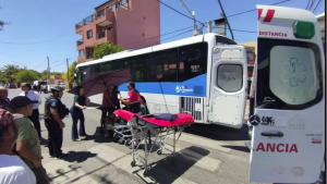 Una mujer de 80 años fue atropellada por un colectivo en Neuquén: cuál es su estado de salud