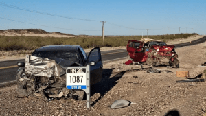 Dos muertos en un choque sobre la Ruta 22, cerca de Chelforó: un herido fue derivado a Regina