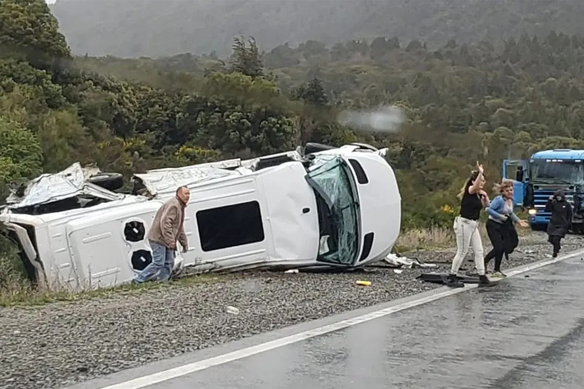 El choque ocurrió la mañana del 11 de noviembre del 2023, en la Ruta Nacional 40, a unos 35 kilómetros de Villa La Angostura. (foto de archivo)