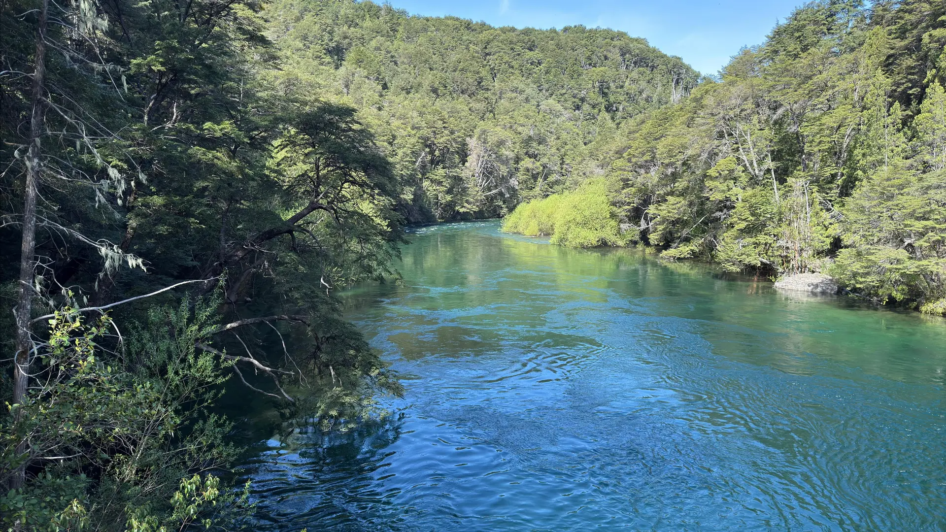 El Manso, entre Bariloche y El Bolsón, un destino turístico emergente en Río Negro. 